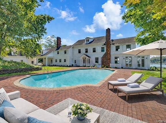 4th image of 158 E Shore Road