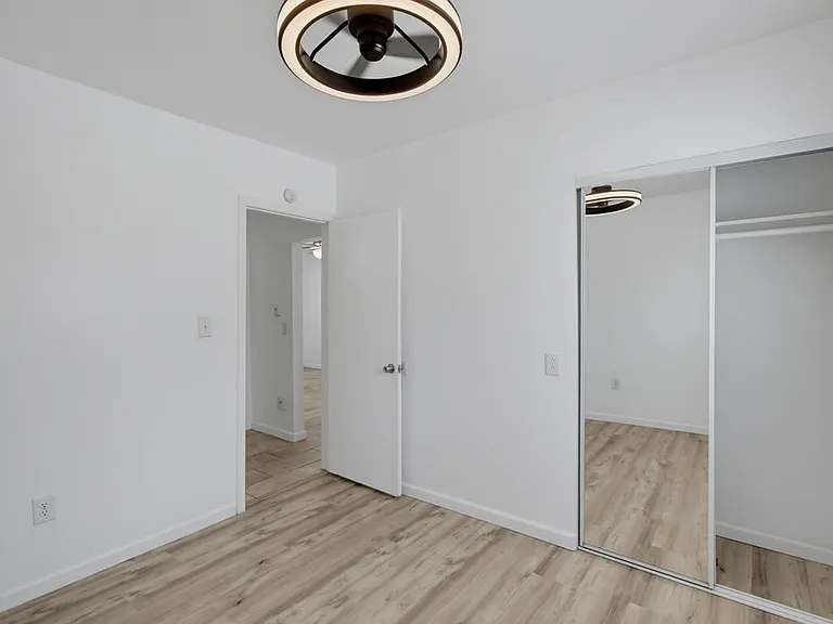 4222 Myrtle Ave — Photo 18