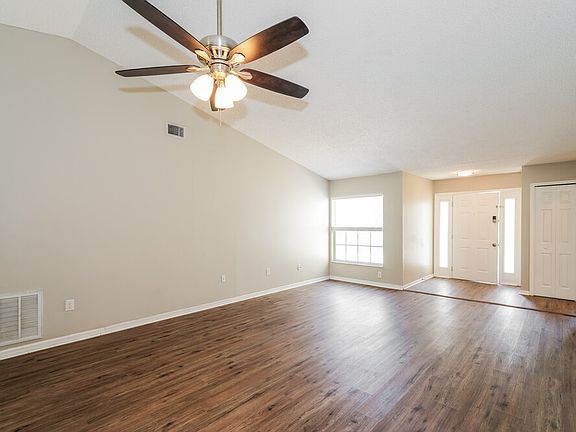 4th image of 28507 Tall Grass Dr
