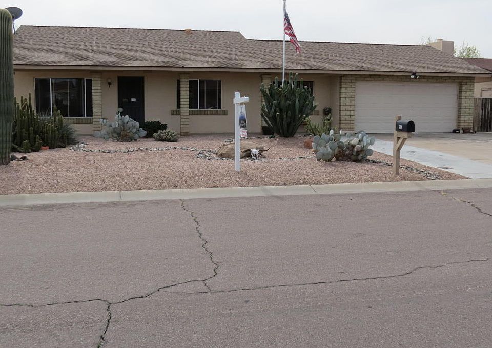 1st image of 609 E Calle Bolo Ln