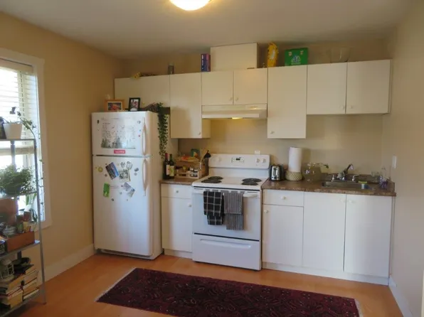 6949 196th St, Surrey, BC V4N 5Z1