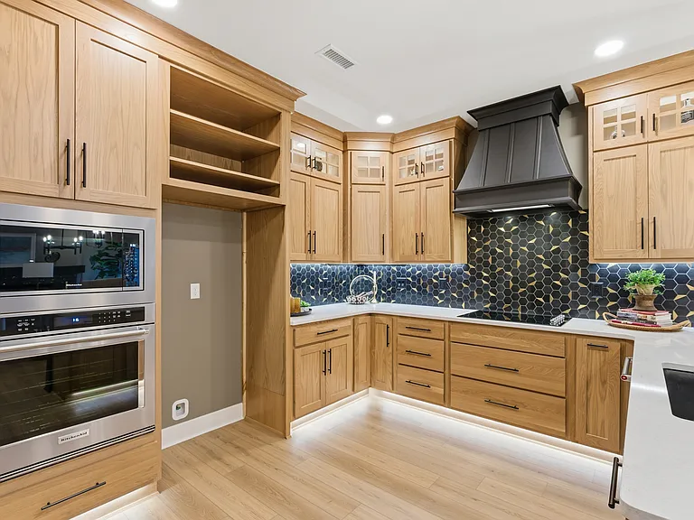 2138 E Beaumont St — Photo 4