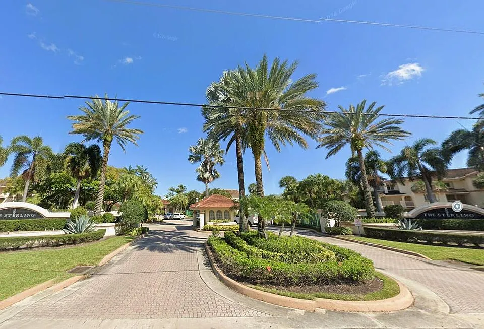 19111 Glenmoor Dr