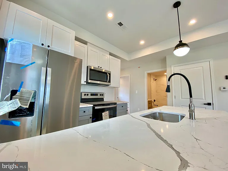 6100 Ridge Ave #3 — Photo 7