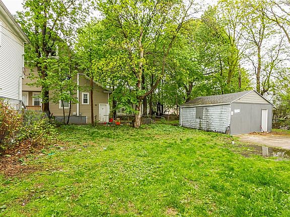 3rd image of 581-583 Dewey Ave