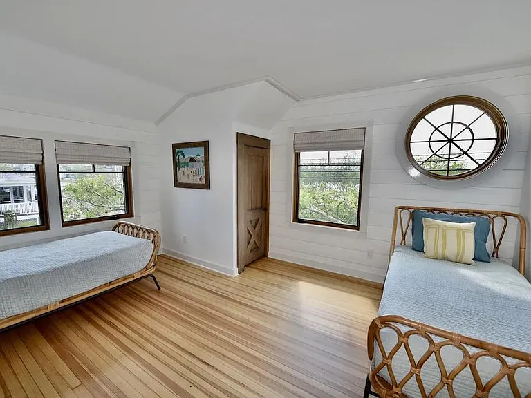 343 Lake Ave — Photo 41