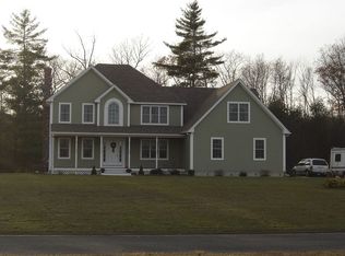 107 Old School House Rd, Oakham, MA 01068