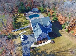 26 Crest Cir, Smithfield, RI 02917