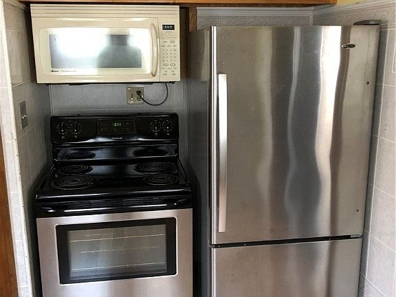4th image of 3711 Freehold Ave