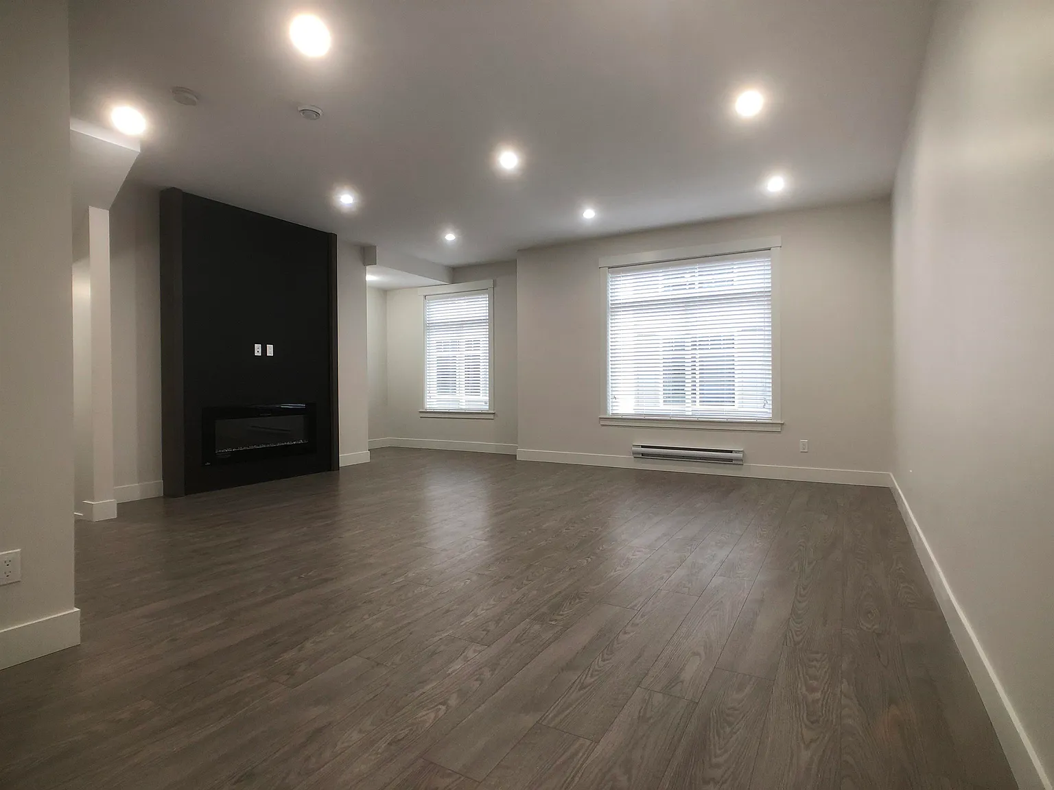 4 bed, 1900 sqft, $3,000 — Photo 3