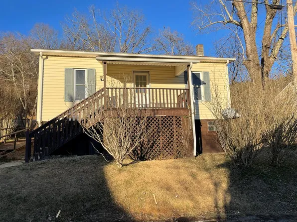 227 Grayson St, Fries, VA 24330