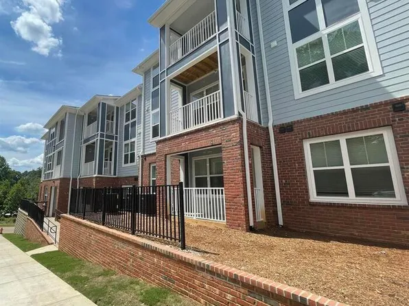 1411 Stovall Dr #305, Raleigh, NC 27606