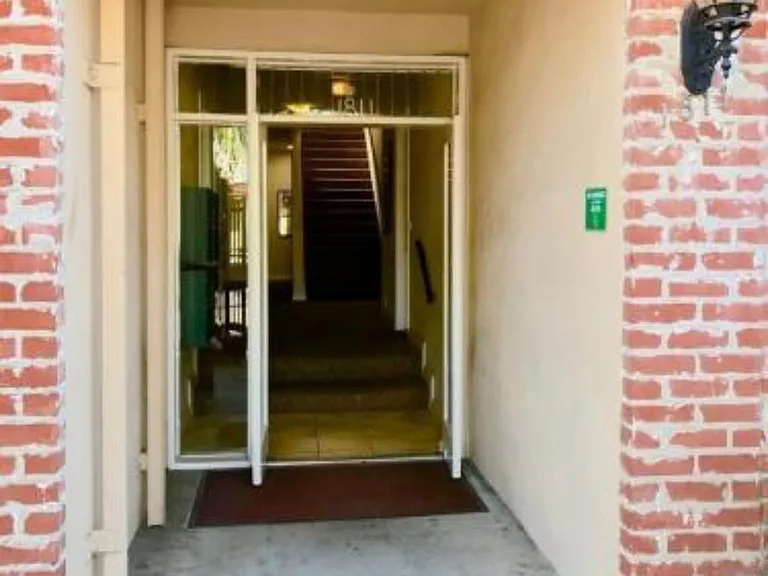 1811 Wilcox Ave — Photo 2