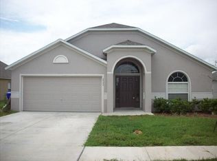 2445 Farringdon Dr, Tavares, FL 32778