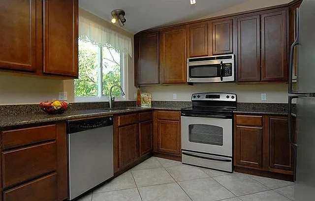 3 bed, 1223 sqft, $2,700 — Photo 1