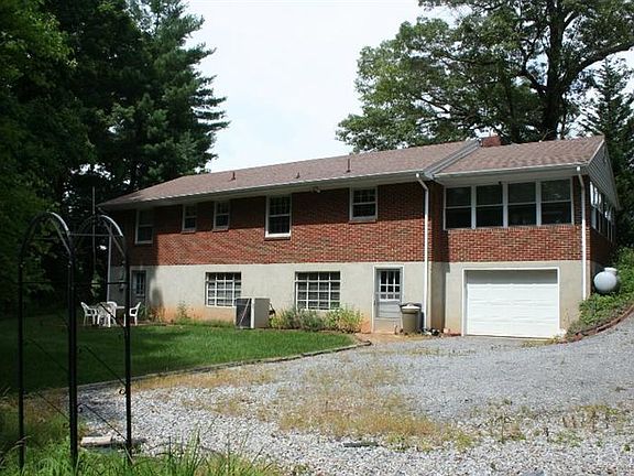 2nd image of 1509 Oakwood St