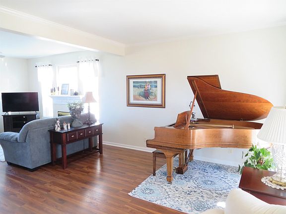 4th image of 3623 Pheasant Dr