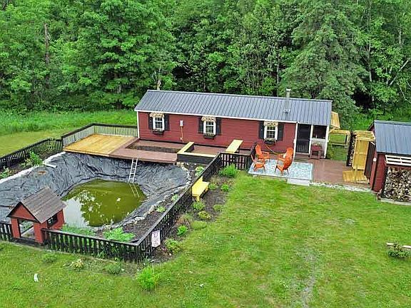 3rd image of 414 E Ridge Road
