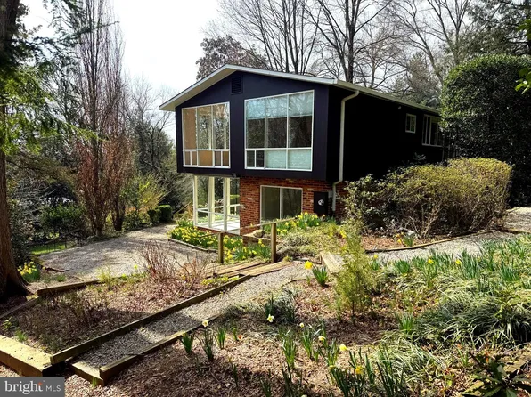 7400 Rebecca Dr, Alexandria, VA 22307