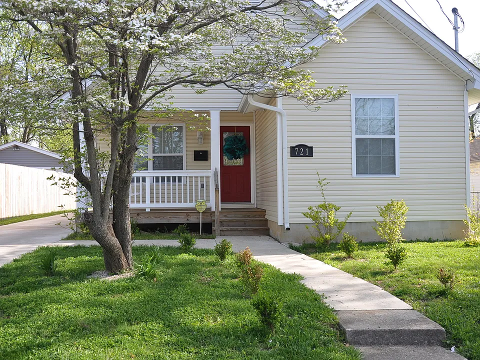 721 Golfview Dr