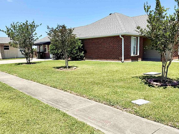 4th image of 335 Daralyn Dr
