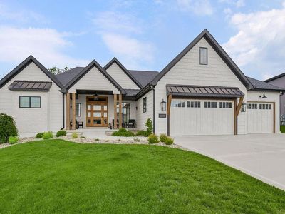 2270 Scenic View Dr, Riverside, MO, 64150