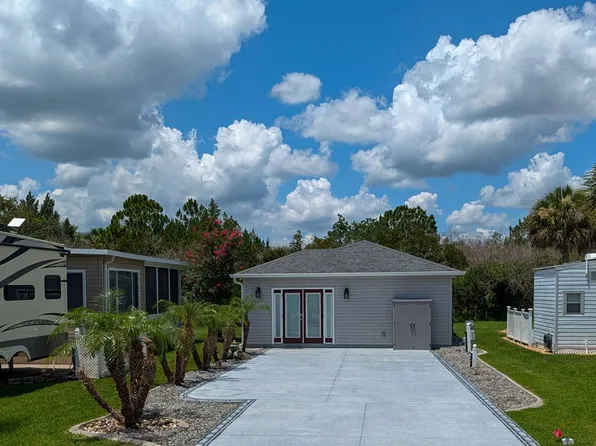 12 Sunset Dr, Titusville, FL 32780