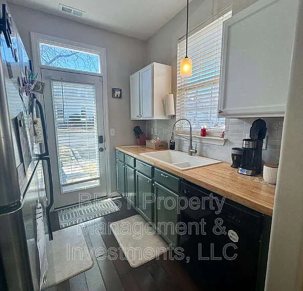 8130 Kings Creek Dr — Photo 10