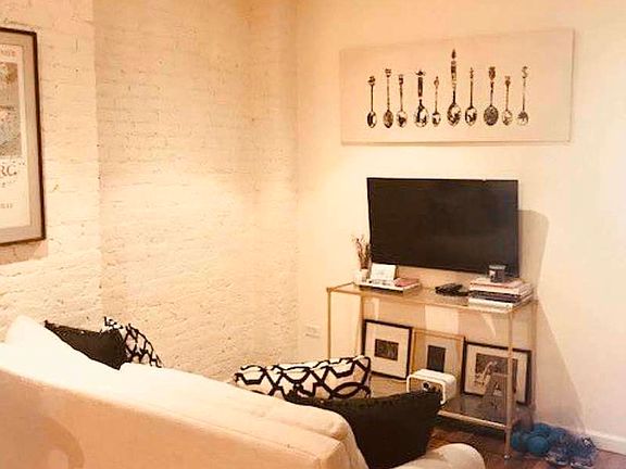 5th image of 324 E 82nd St #3F