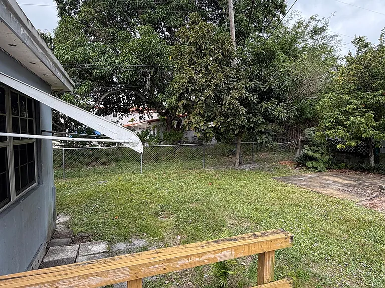 5601 Pierce St — Photo 23