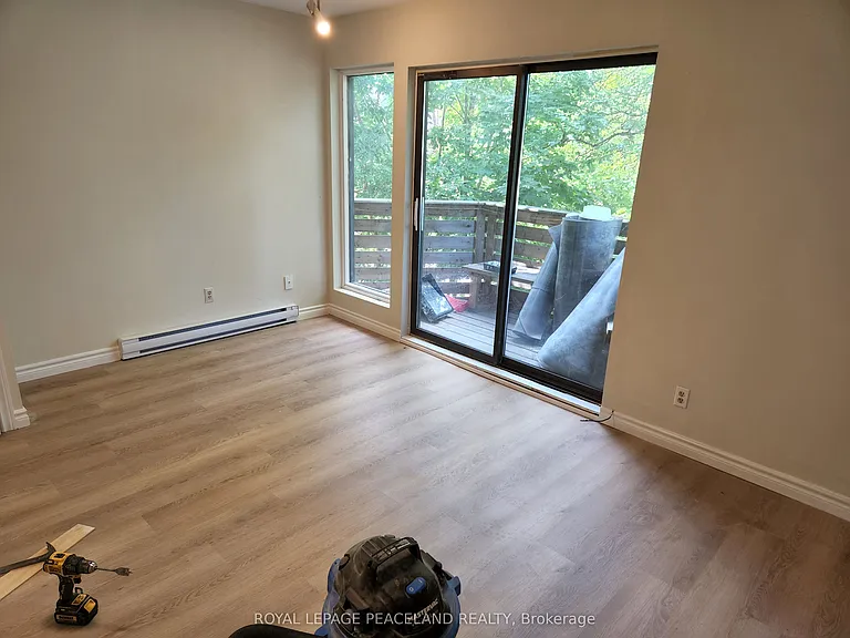556 Spadina Cres #5 — Photo 7