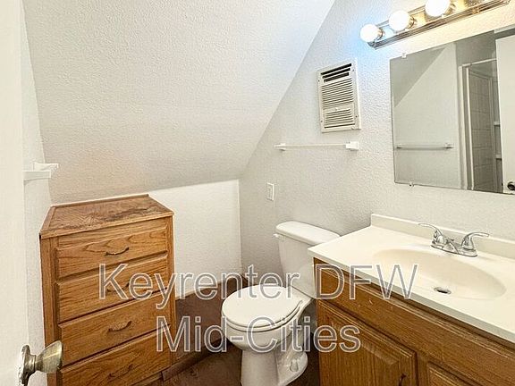3rd image of 609 Hughes Dr