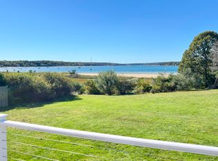 34 Windemere Rd, Oak Bluffs, MA 02557