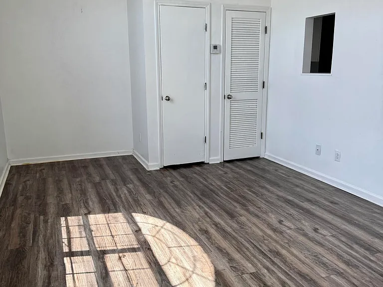 1291 Park West Dr #2 — Photo 3