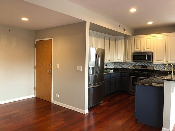 2nd image of 915 S Oak Park Ave APT 3A