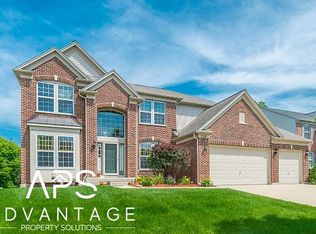 709 Blue Ridge Dr, Streamwood, IL 60107