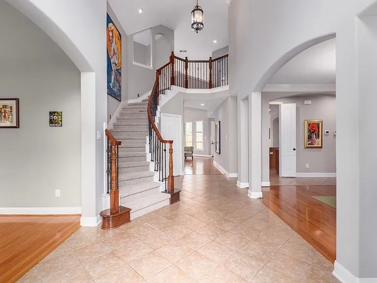 2207 Bayou Cove Ln — Photo 5