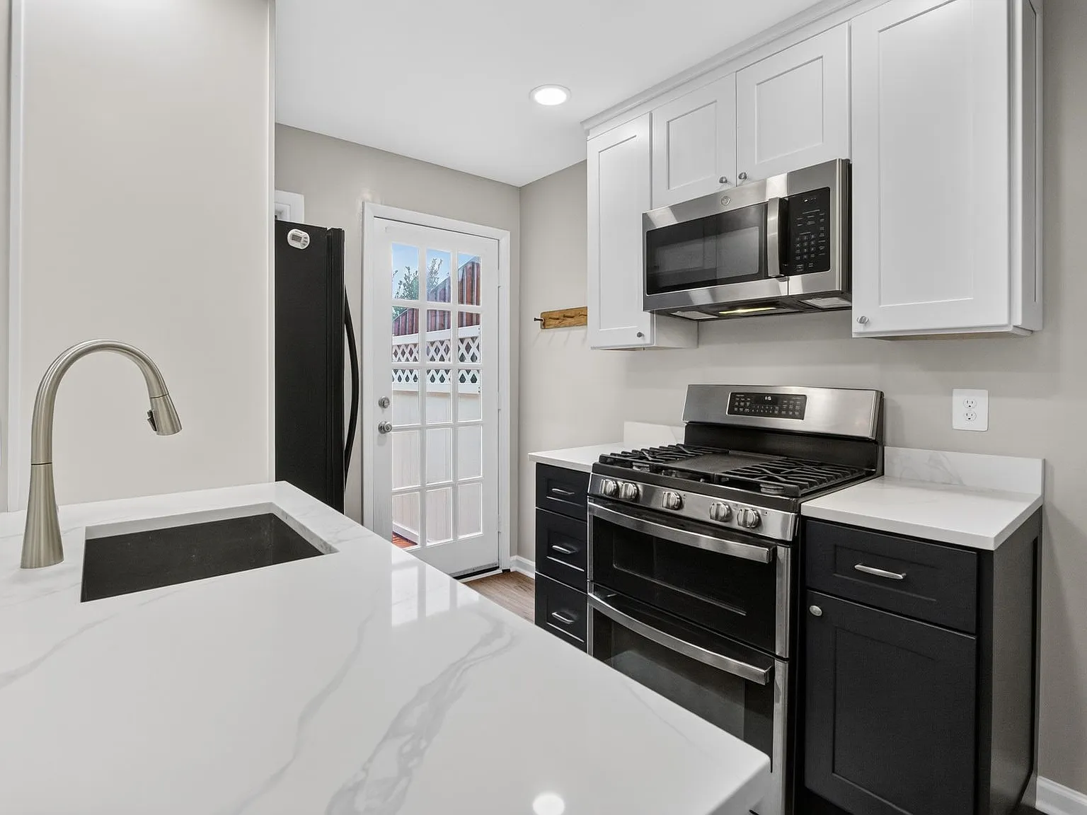 2 bed, 1264 sqft, $2,800 — Photo 1