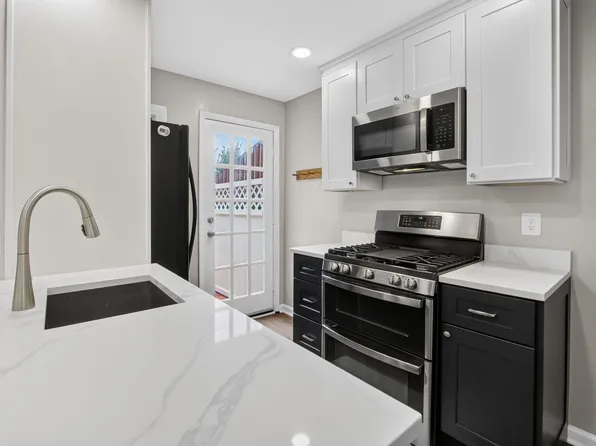 23 Underwood Pl, Alexandria, VA 22304