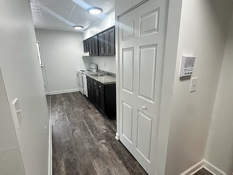 245 Center Ave #G7 — Photo 2