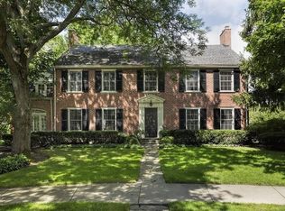 153 Robsart Pl, Kenilworth, IL 60043