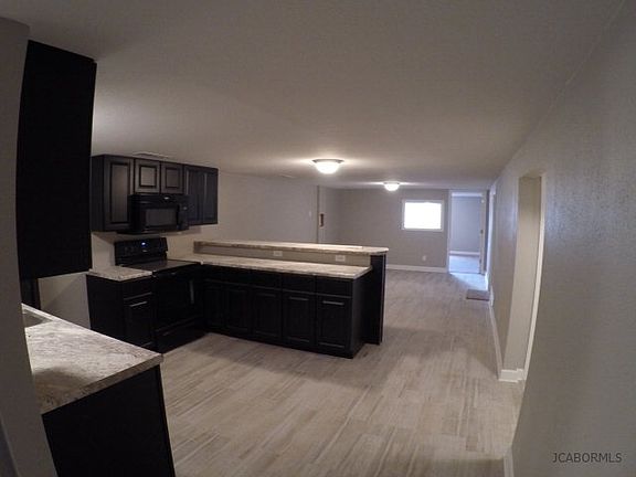4th image of 1013 Westwood Dr