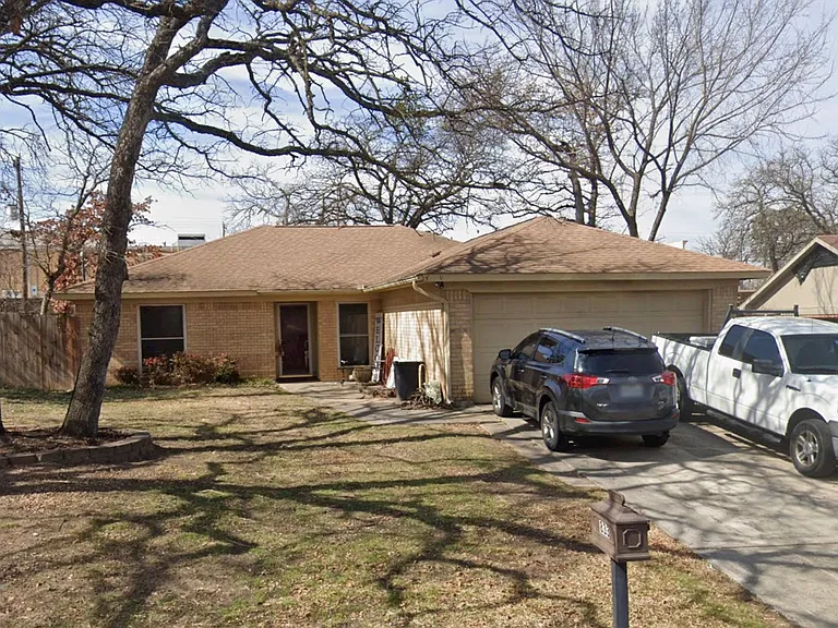 833 Timberoaks Dr — Photo 1