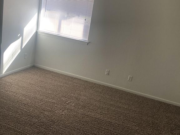 5th image of 316 Lake Meadows Dr