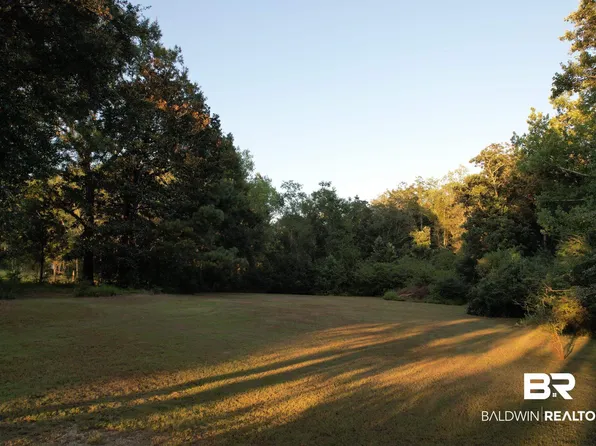 22208 Hill N Dale Dr, Silverhill, AL 36576
