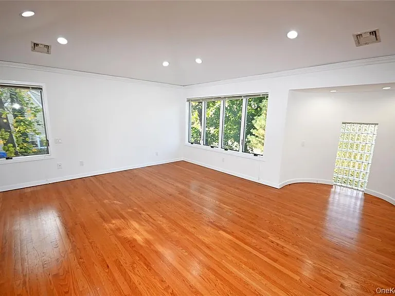 24 Warwick Rd — Photo 17