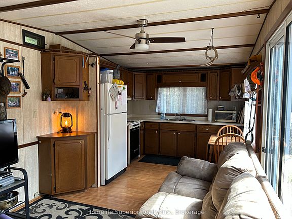 4th image of 984 Cleveland Rd