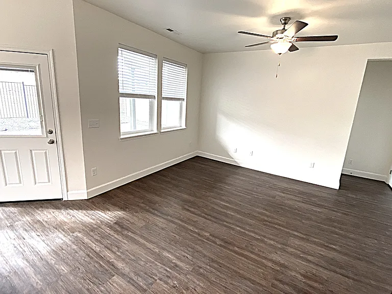 309 E Sicily Dr — Photo 8