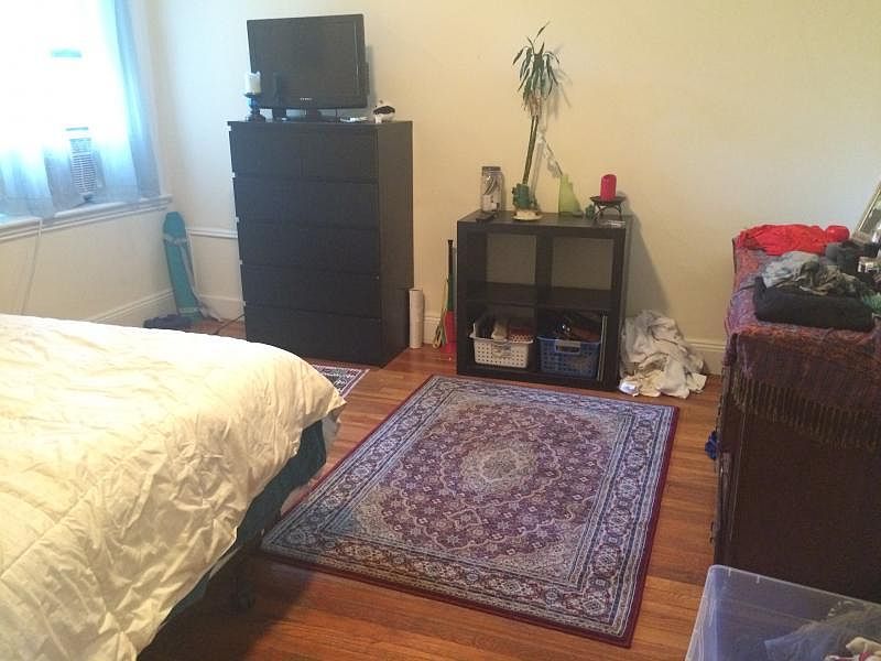 2nd image of 4 Lothian Rd #25