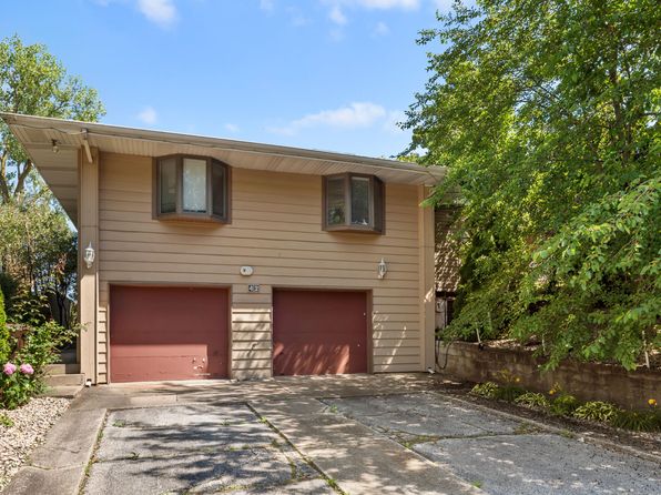 42 Shore Dr, Portage, IN 46368